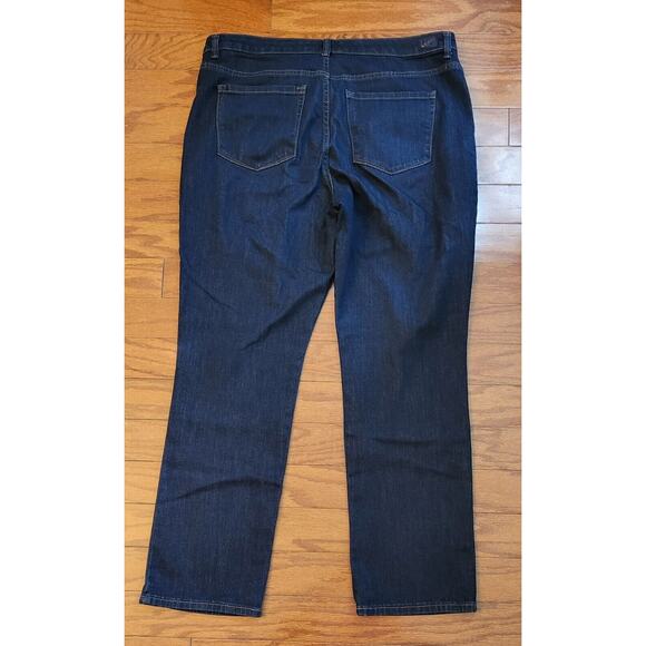 Lee Jeans Women’s Size 18M High Rise Relaxed Fit Straight Leg Instantly Slims - Picture 15 of 16